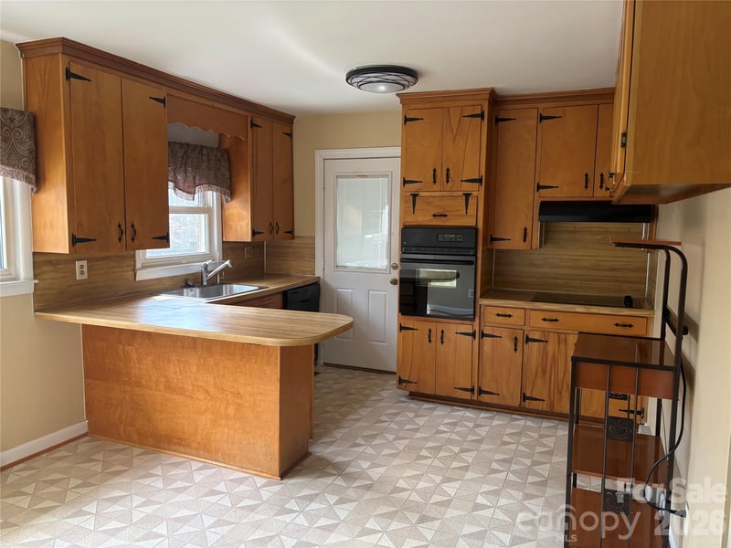 2137 23rd Street Dr, Hickory, NC 28602