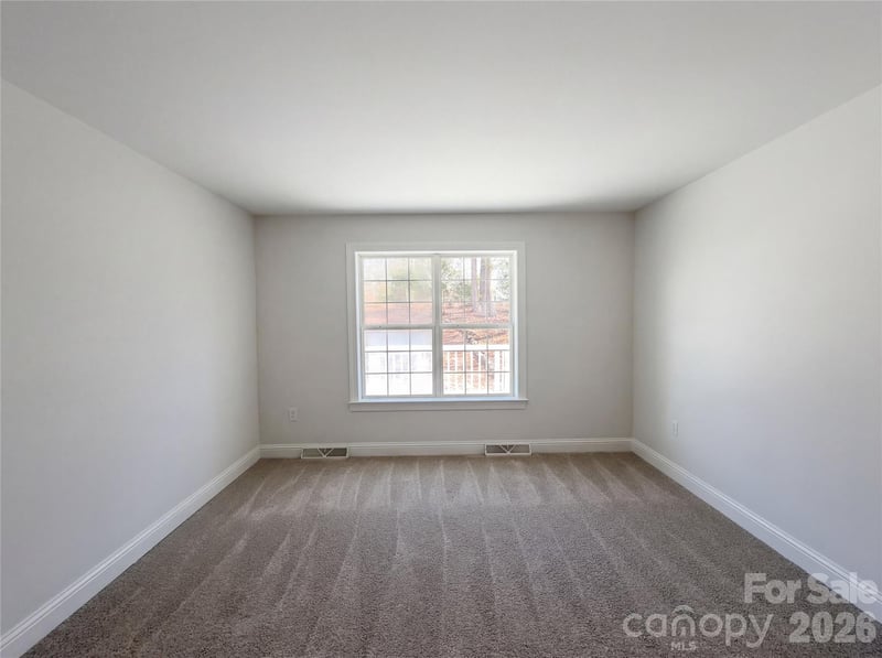 1710 Oak Park Ct, Iron Station, NC 28080