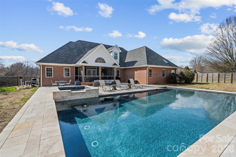 719 Neely Rd, Brevard, NC 28712
