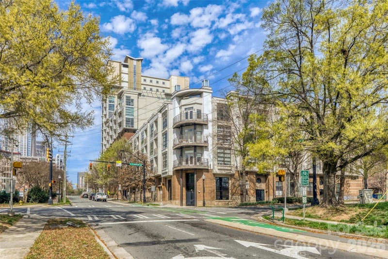 525 6th St #409, Charlotte, NC 28202