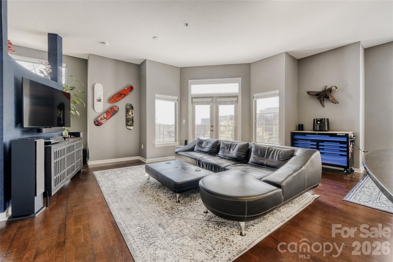 525 6th St #409, Charlotte, NC 28202