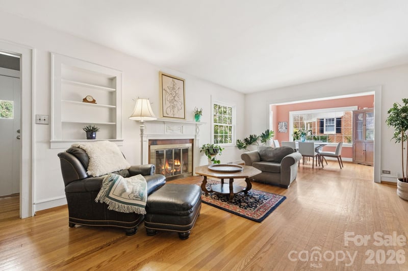 25 Bear Creek Rd, Asheville, NC 28806