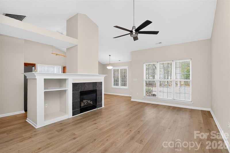 7022 Duchamp Dr, Charlotte, NC 28215