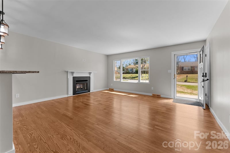 88 Skyview Ter, Asheville, NC 28806