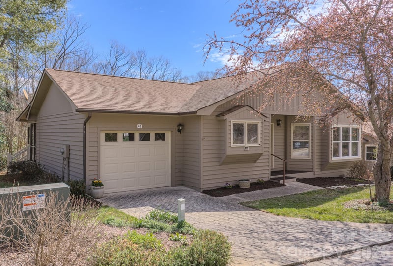 4 Hedgerose Ct #D, Asheville, NC 28805