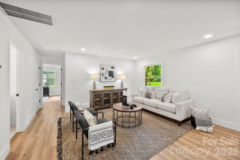 4211 Dunwoody Dr, Charlotte, NC 28215