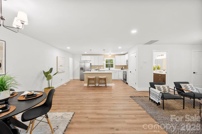 4211 Dunwoody Dr, Charlotte, NC 28215