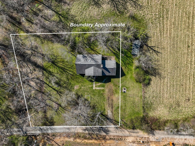 99999 New Haw Creek Rd, Asheville, NC 28805