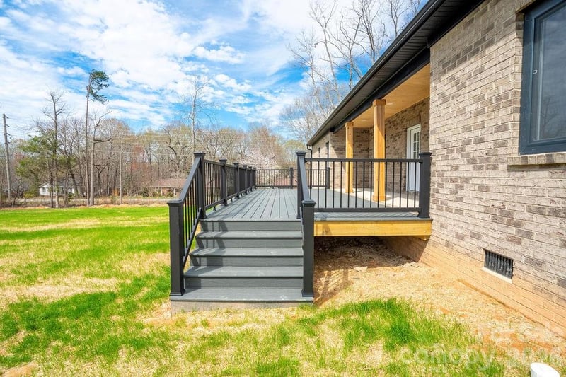 1500 Avalon Oaks Ct, Dallas, NC 28034