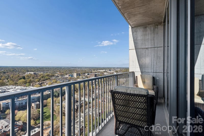 210 Church St #2708, Charlotte, NC 28202