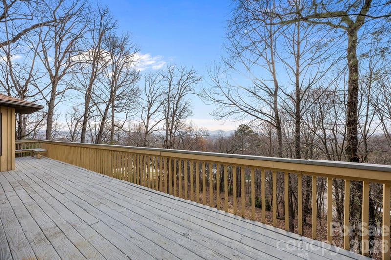 1105 High Vista Dr, Mills River, NC 28759