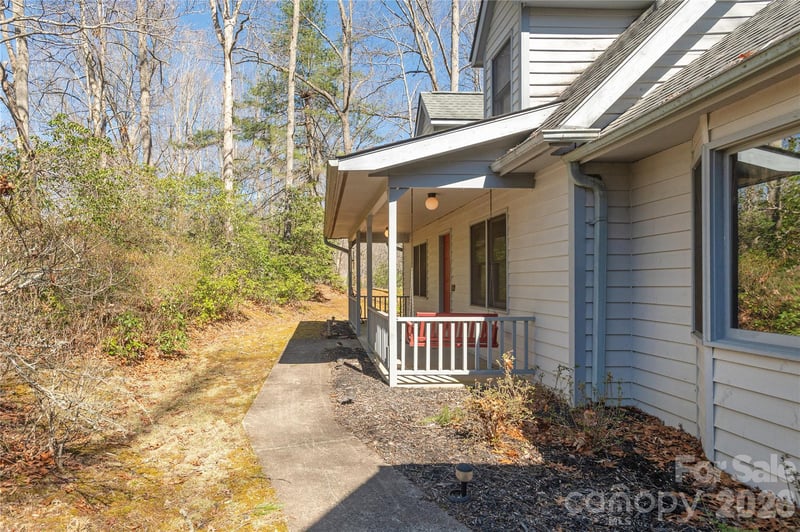 221 Timberlane Dr, Pisgah Forest, NC 28768