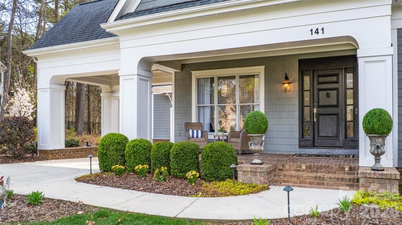 141 Stonewall Beach Ln, Mooresville, NC 28117