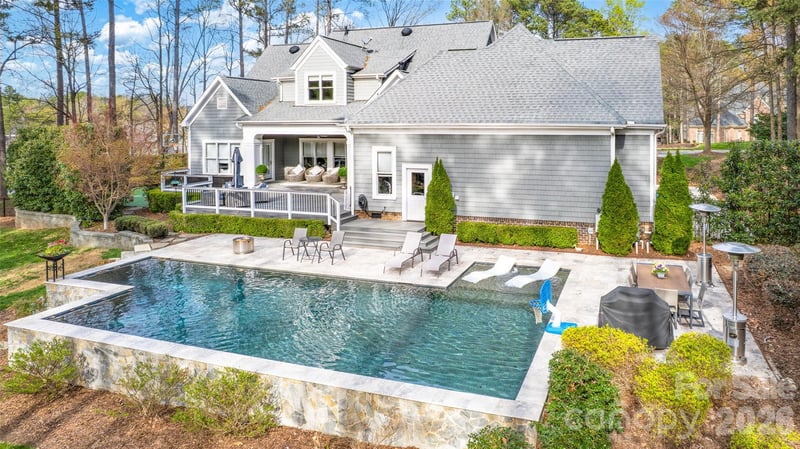 141 Stonewall Beach Ln, Mooresville, NC 28117