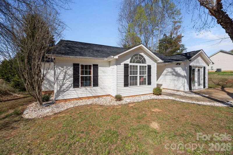 107 Panther Creek Rd, Troutman, NC 28166