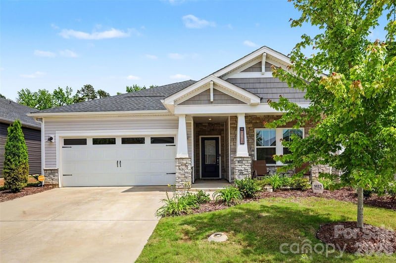 9113 Myrna Dr, Gastonia, NC 28056