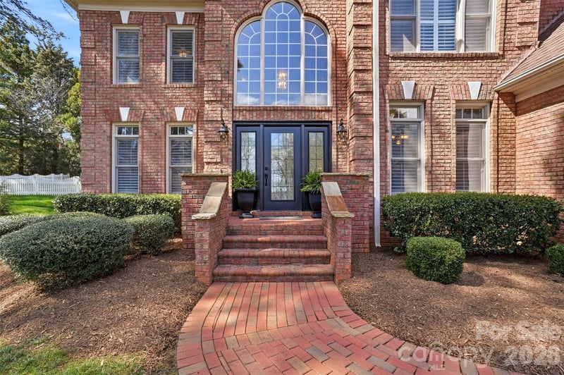 6041 Bluebird Hill Ln, Matthews, NC 28104