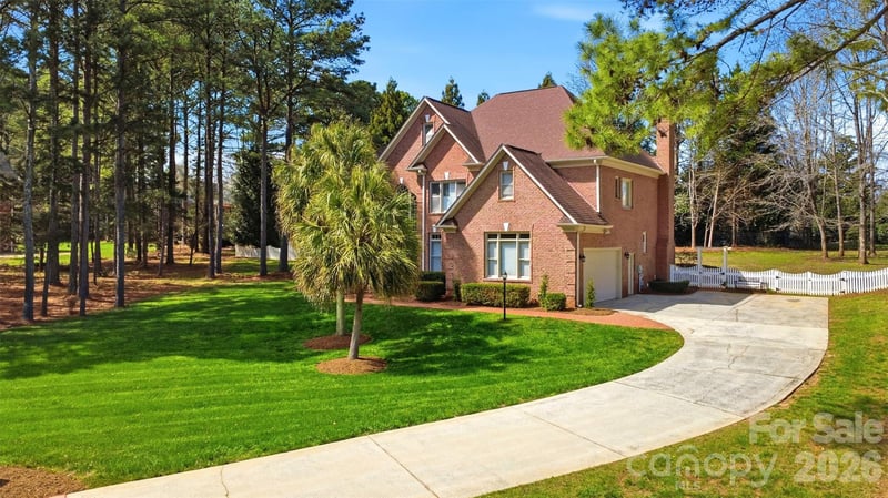 6041 Bluebird Hill Ln, Matthews, NC 28104