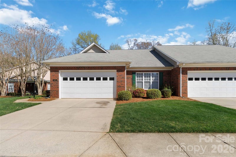 3832 Misty Glen Ct, Matthews, NC 28105