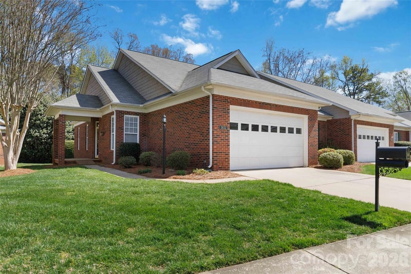 3832 Misty Glen Ct, Matthews, NC 28105