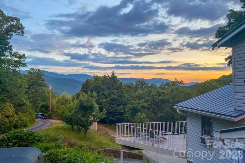 553 Deep Gap Rd, Sylva, NC 28779