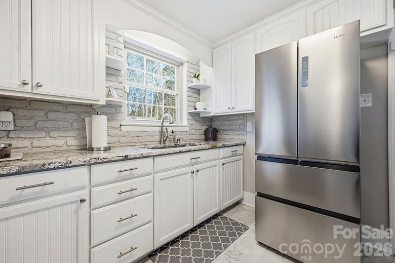 2841 20th St NE, Hickory, NC 28601