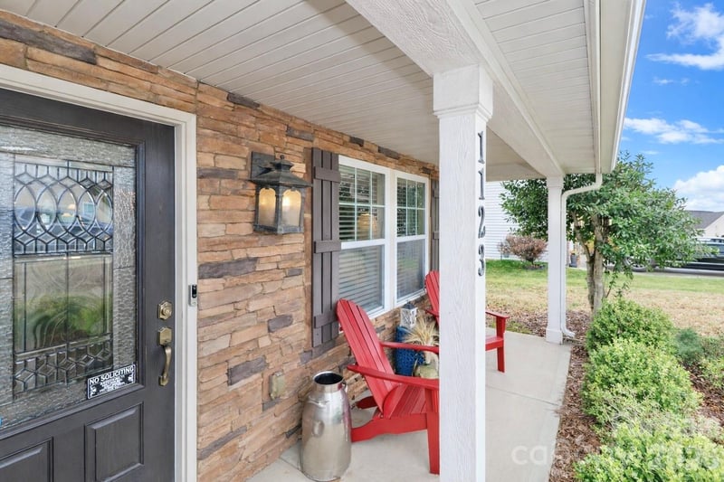 1123 Valley St, Statesville, NC 28677