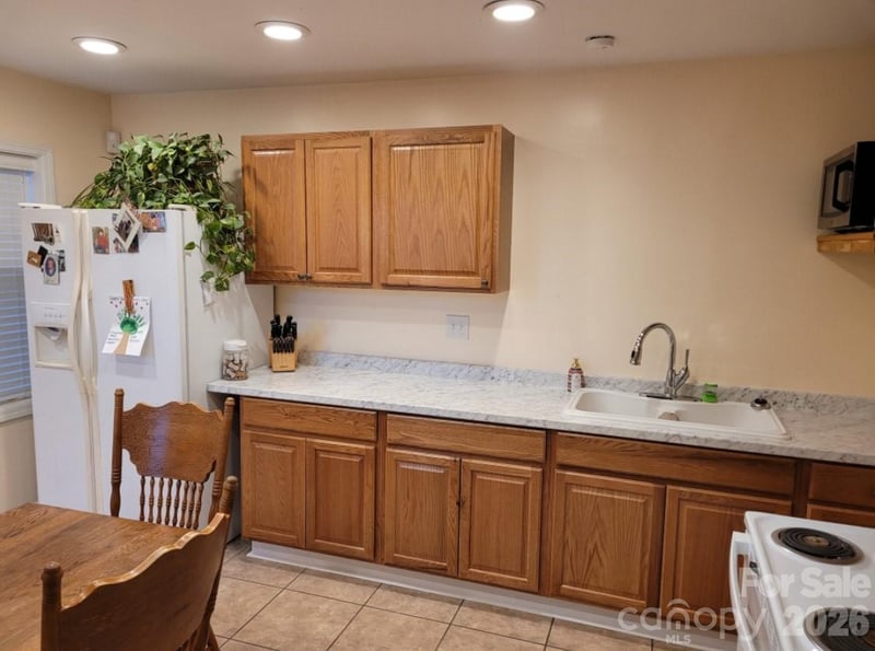 6051 Pointe West Ln, Vale, NC 28168