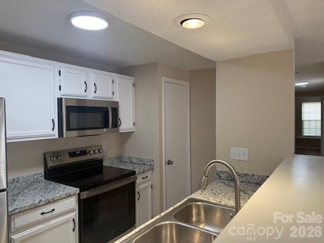 1610 Arlyn Cir, Charlotte, NC 28213