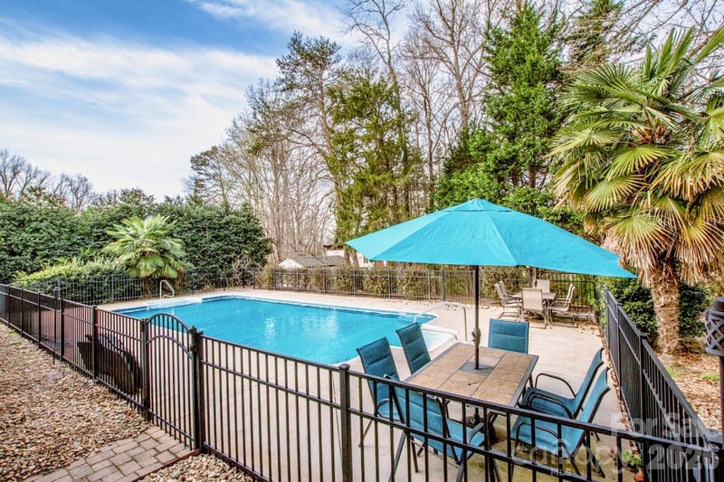 124 Cedar Woods Dr, Mooresville, NC 28117