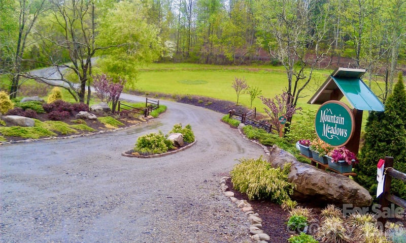 271 Amanda Dr #6A, Mars Hill, NC 28754