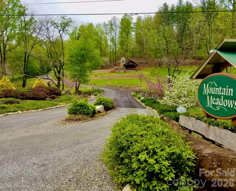 271 Amanda Dr #6A, Mars Hill, NC 28754