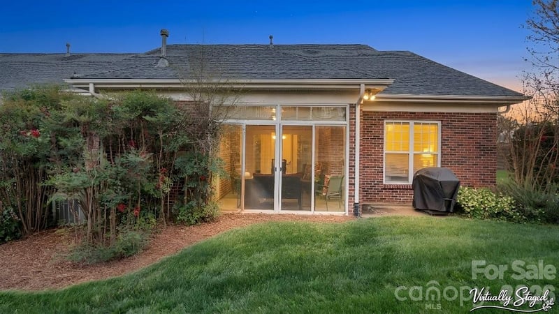 2820 Summer Valley Ct, Charlotte, NC 28269