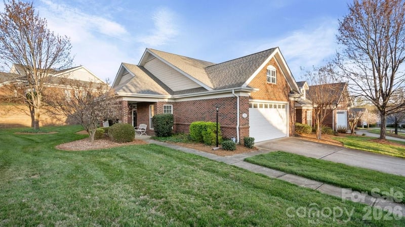 2820 Summer Valley Ct, Charlotte, NC 28269