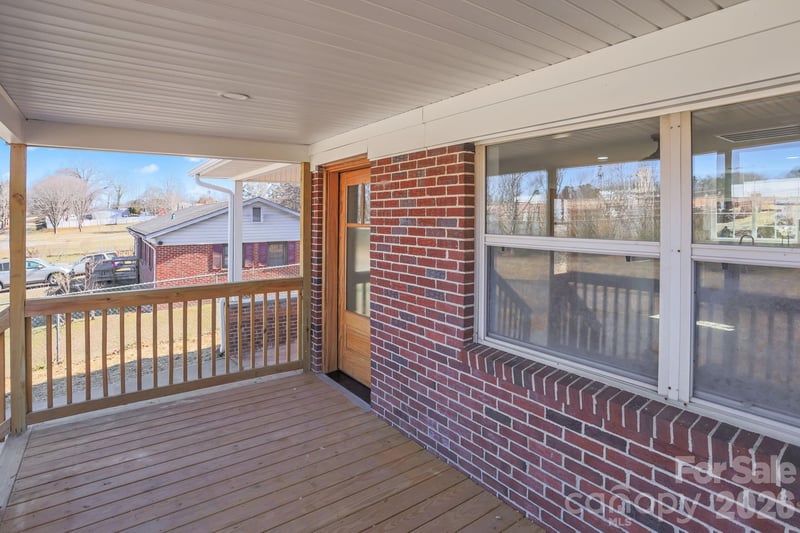 2991 1st Avenue Pl, Hickory, NC 28601