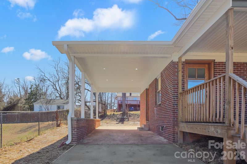 2991 1st Avenue Pl, Hickory, NC 28601