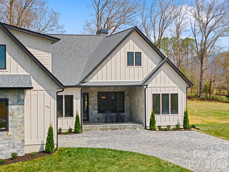 144 Golden Pasture Dr, Fletcher, NC 28732