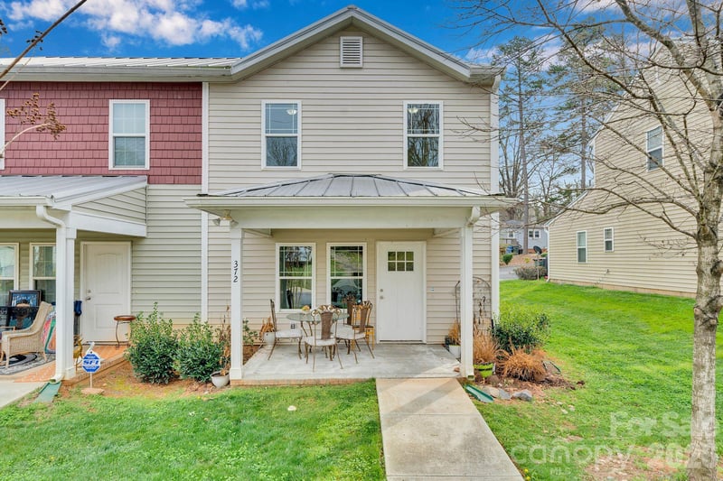 372 Mills Ave, Mooresville, NC 28115
