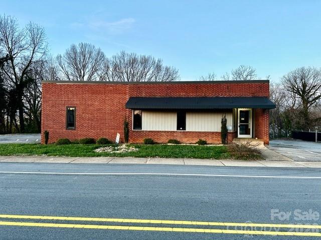 706 Main Ave, Hickory, NC 28601