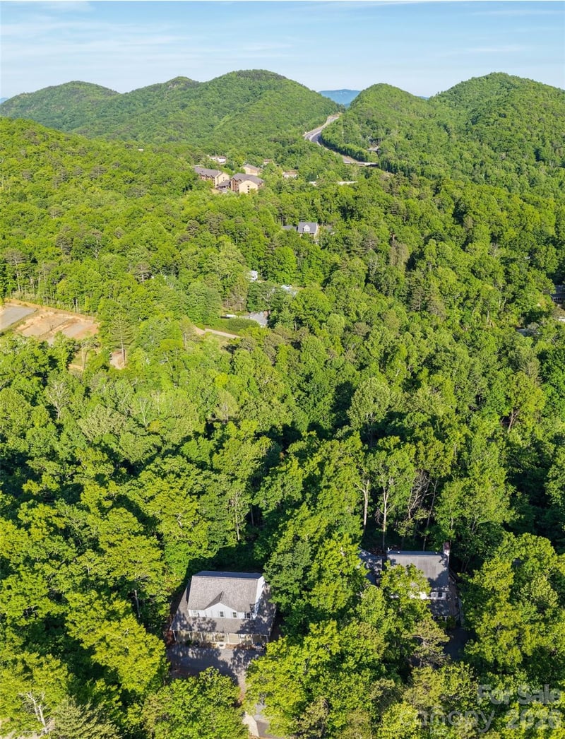 11 Starlight Dr, Black Mountain, NC 28711