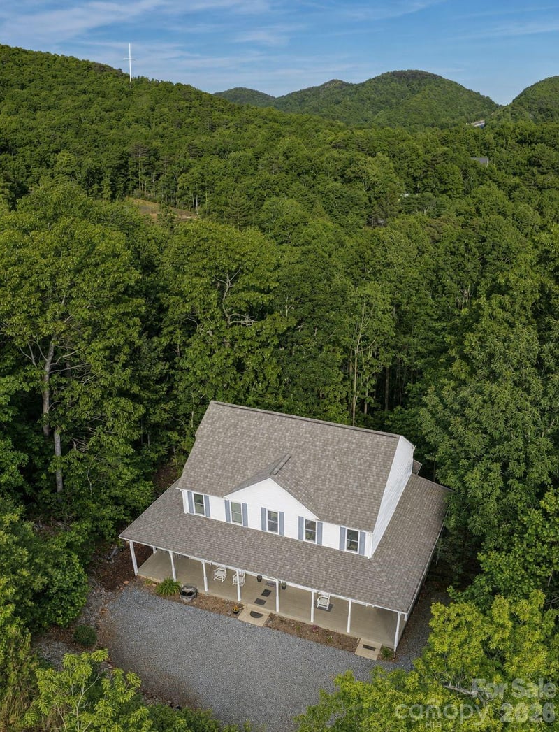 11 Starlight Dr, Black Mountain, NC 28711