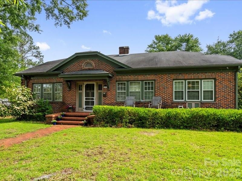 430 3rd St, Cheraw, SC 29520