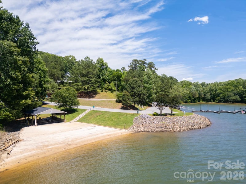 136 Oak Point Ln, Stony Point, NC 27028
