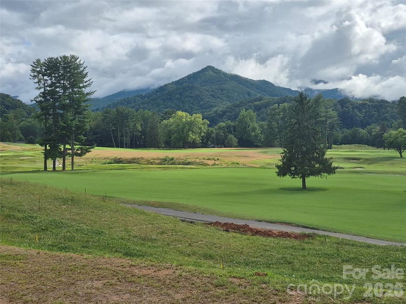 30 Farmer Branch Ln #2, Waynesville, NC 28786