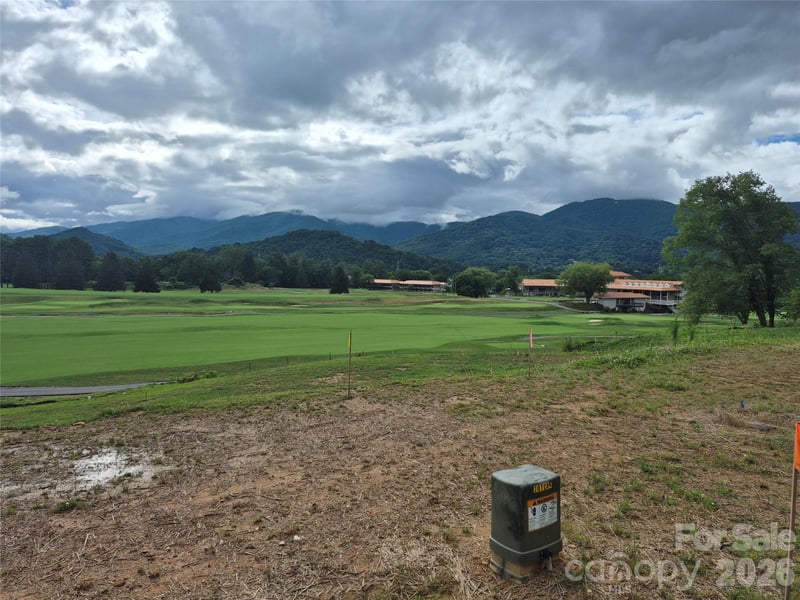 30 Farmer Branch Ln #2, Waynesville, NC 28786
