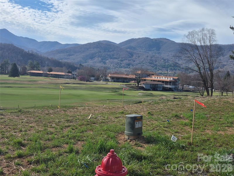 30 Farmer Branch Ln, Waynesville, NC 28786