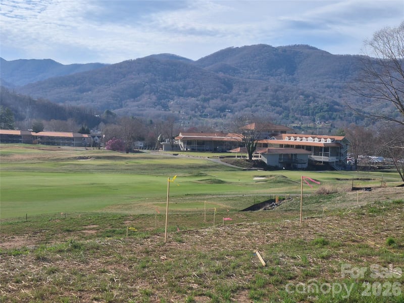 30 Farmer Branch Ln, Waynesville, NC 28786
