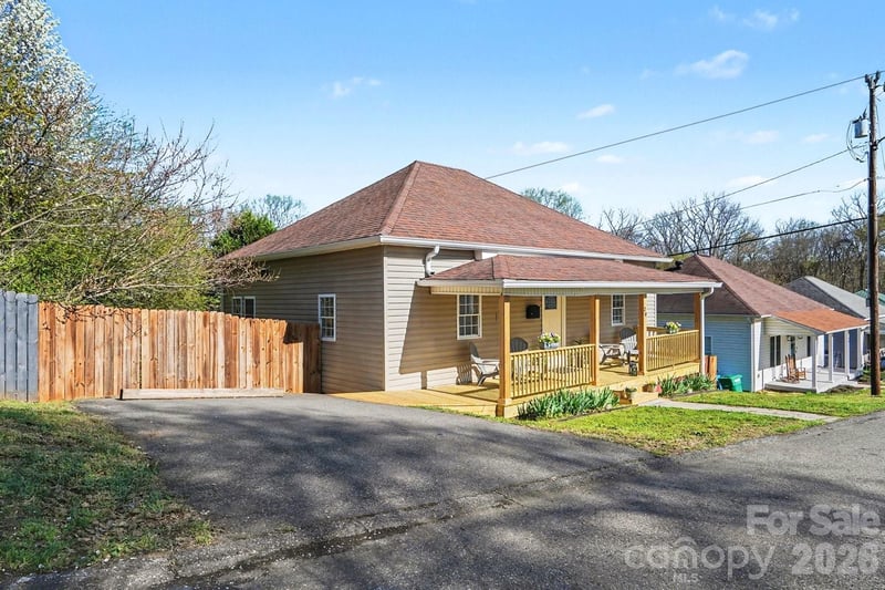 28 2nd St, Cramerton, NC 28032