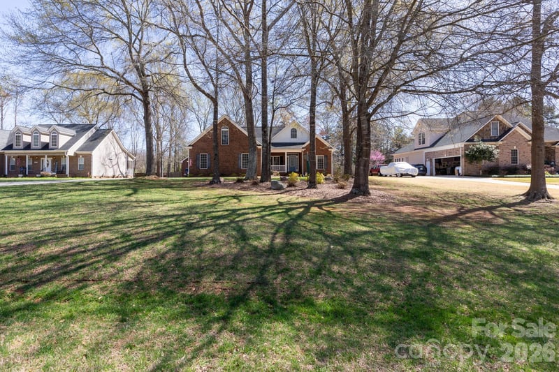 1525 Garrett Landen Dr, Clover, SC 29710