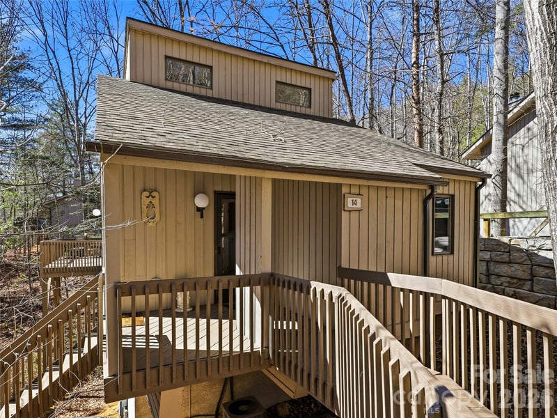 14 Cedarwood Dr, Asheville, NC 28803